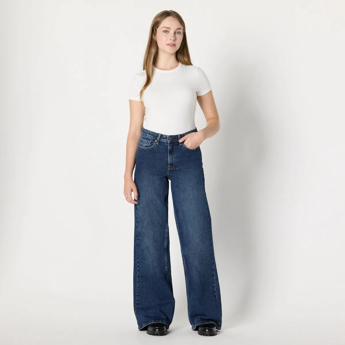 Amazon Essentials Vaqueros Tobilleros de Talle Alto y Pernera Ancha Mujer