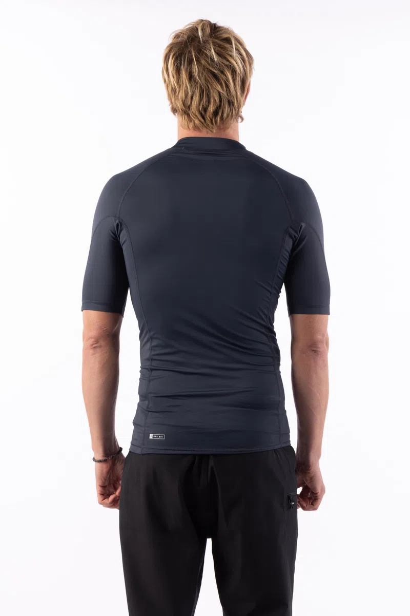 RIP CURL Short Sleeve Rashguard - UPF 50+ Sun Protection Surf Shirt, Tight Fit Rash Vest Camisa de protección de Sarpullido Hombre