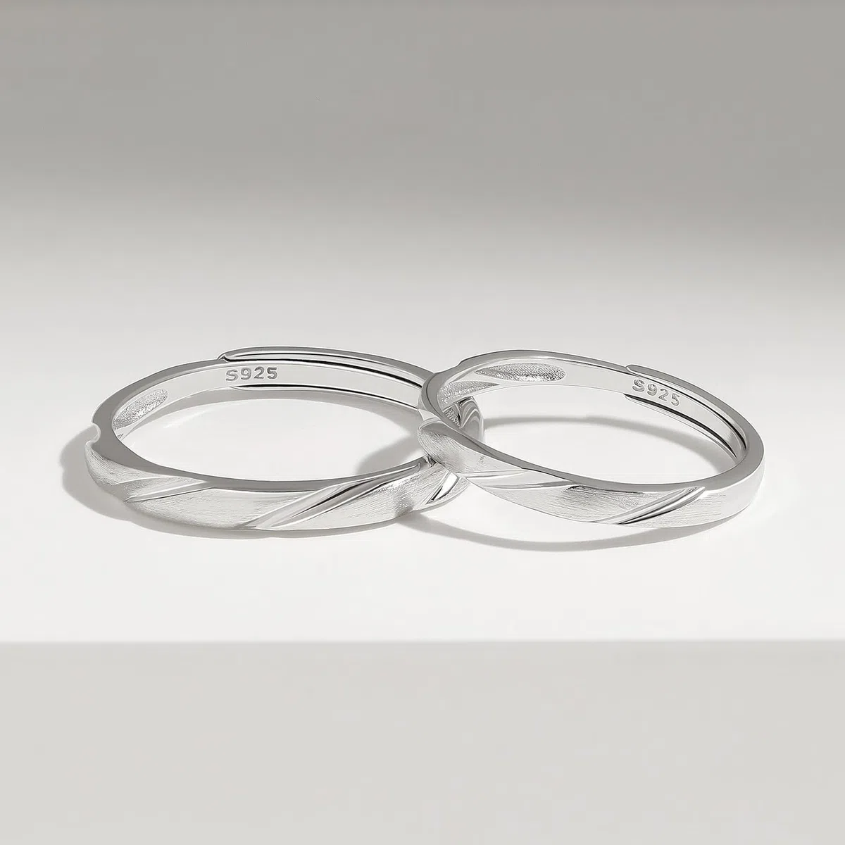 Meissa Alianzas de Plata Pareja Anillo de Compromiso y Boda Plata de ley 925 para Novios Hombres y Mujeres Adjustable Joyería Aniversario el Día de San Valentín (Juego de dos anillos)