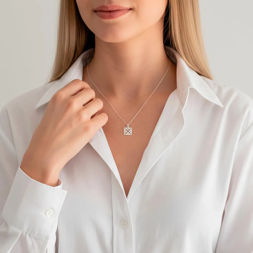 Collar mujer con Panot Flor de Barcelona de plata 925 - Regalo original de la famosa baldosa Barcelona - Este colgante mujer se envía en una cajita para regalar