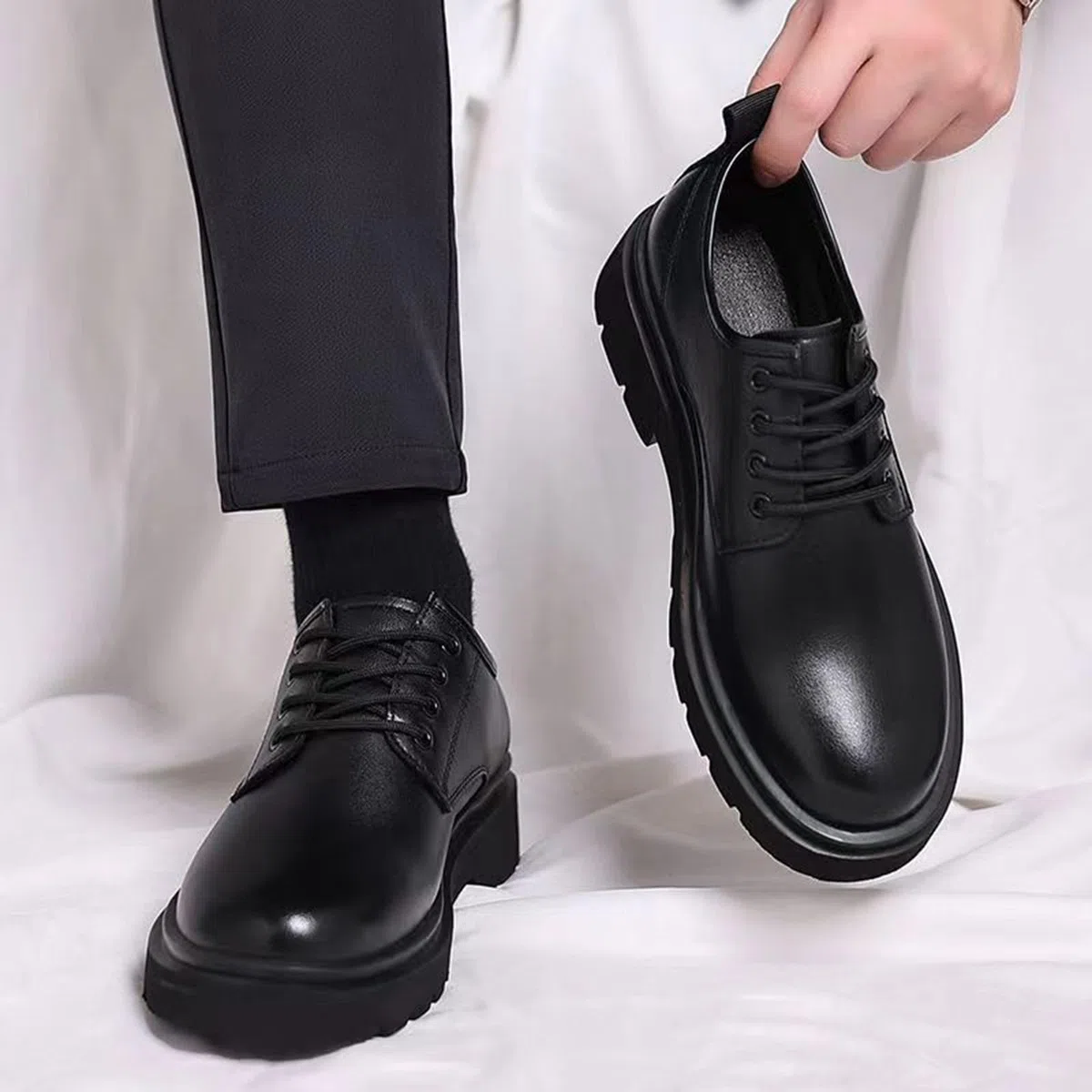 Zapatos de cordones de primavera y cabeza grande para hombre, suela suave, versátil, formal negro, antideslizante, zapatos casuales de cuero de negocios, zapatos altos blancos para hombre