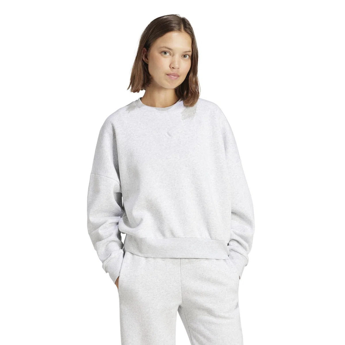 adidas Mujer Essentials Small Logo Feel Cozy Relaxed FIT Sweatshirt