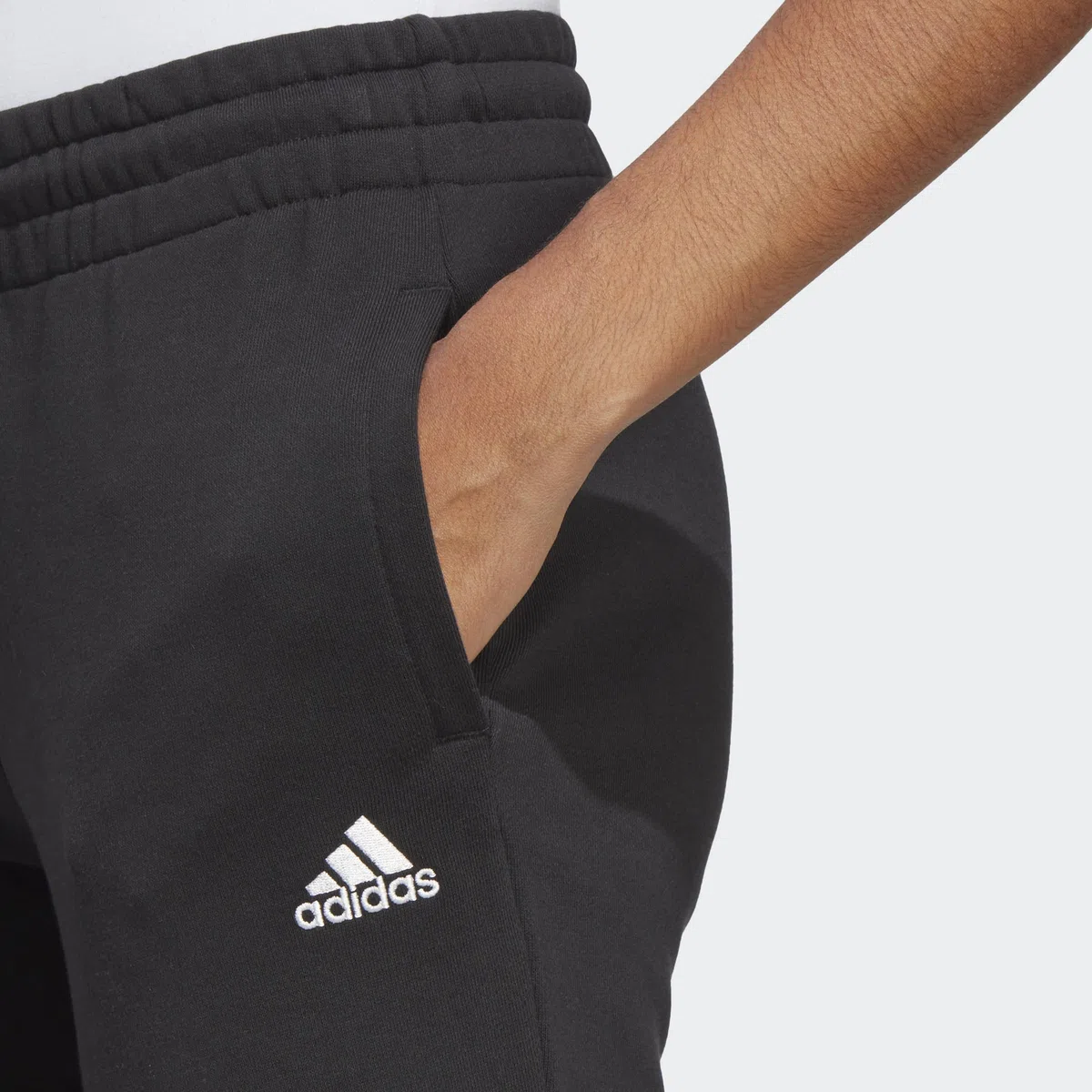 Adidas Mujer Essentials Linear French Terry Cuffed Pants
