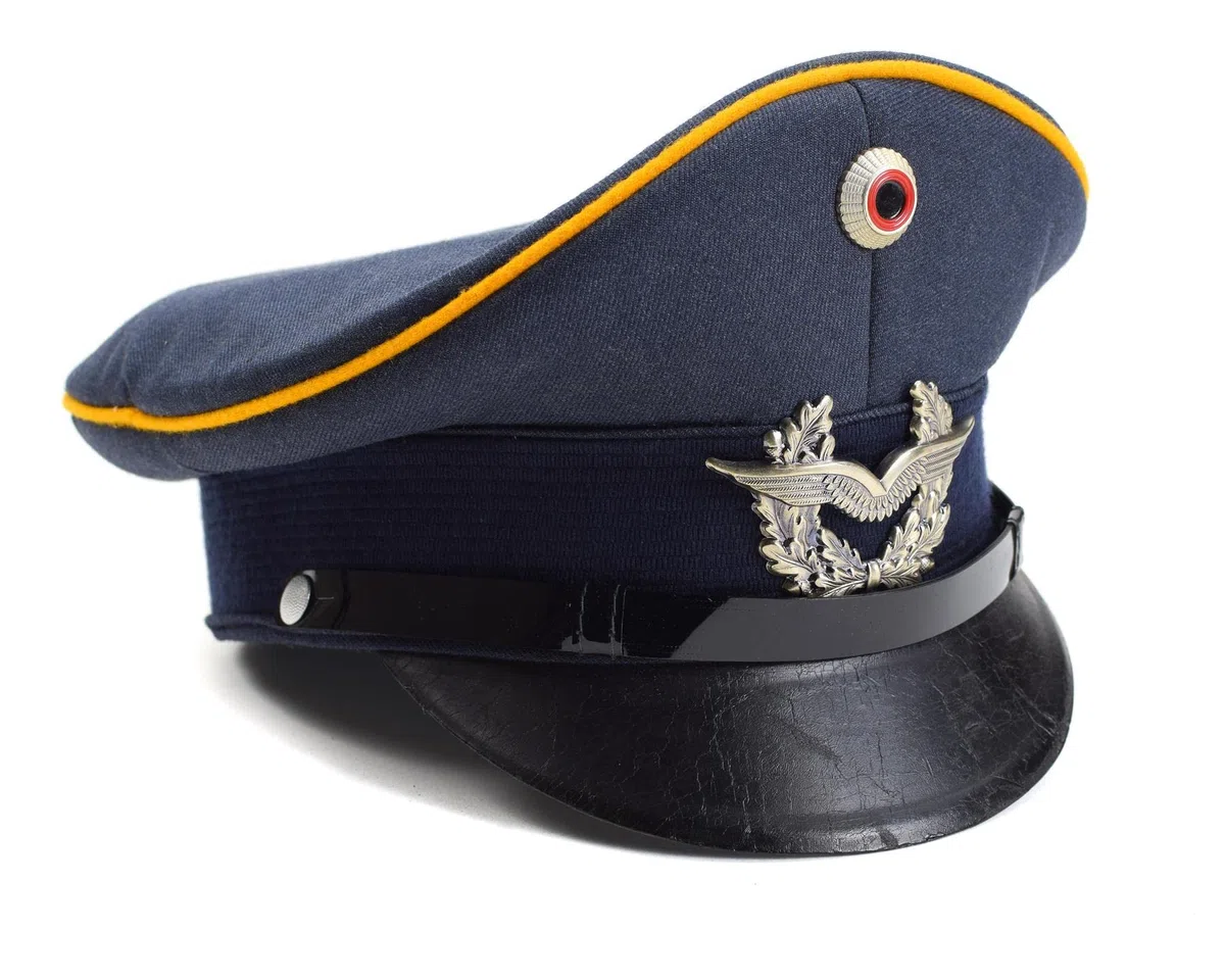 Gorra de visera del ejército alemán. Sombrero de las Fuerzas Aéreas Militares con visera luftware