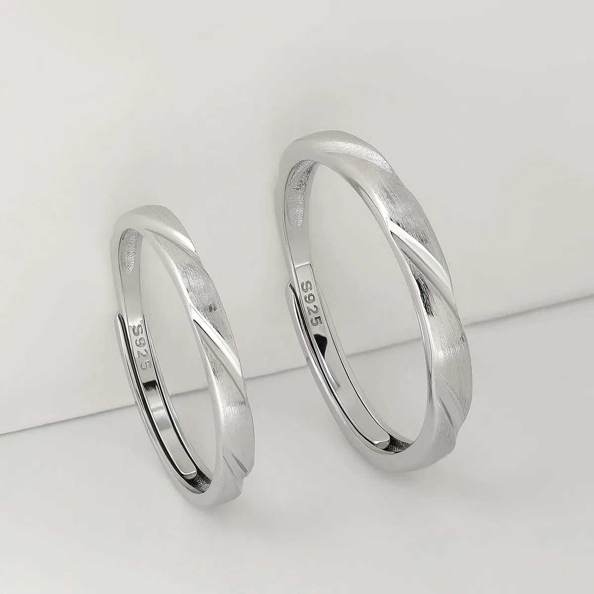 Meissa Alianzas de Plata Pareja Anillo de Compromiso y Boda Plata de ley 925 para Novios Hombres y Mujeres Adjustable Joyería Aniversario el Día de San Valentín (Juego de dos anillos)
