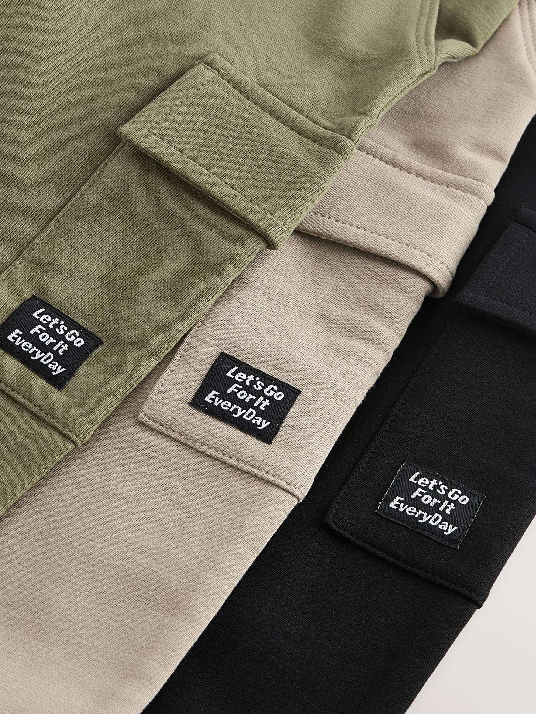 NEXT Niños Pack de 3 Pantalones de chándal utilitarios de Corte superpitillo