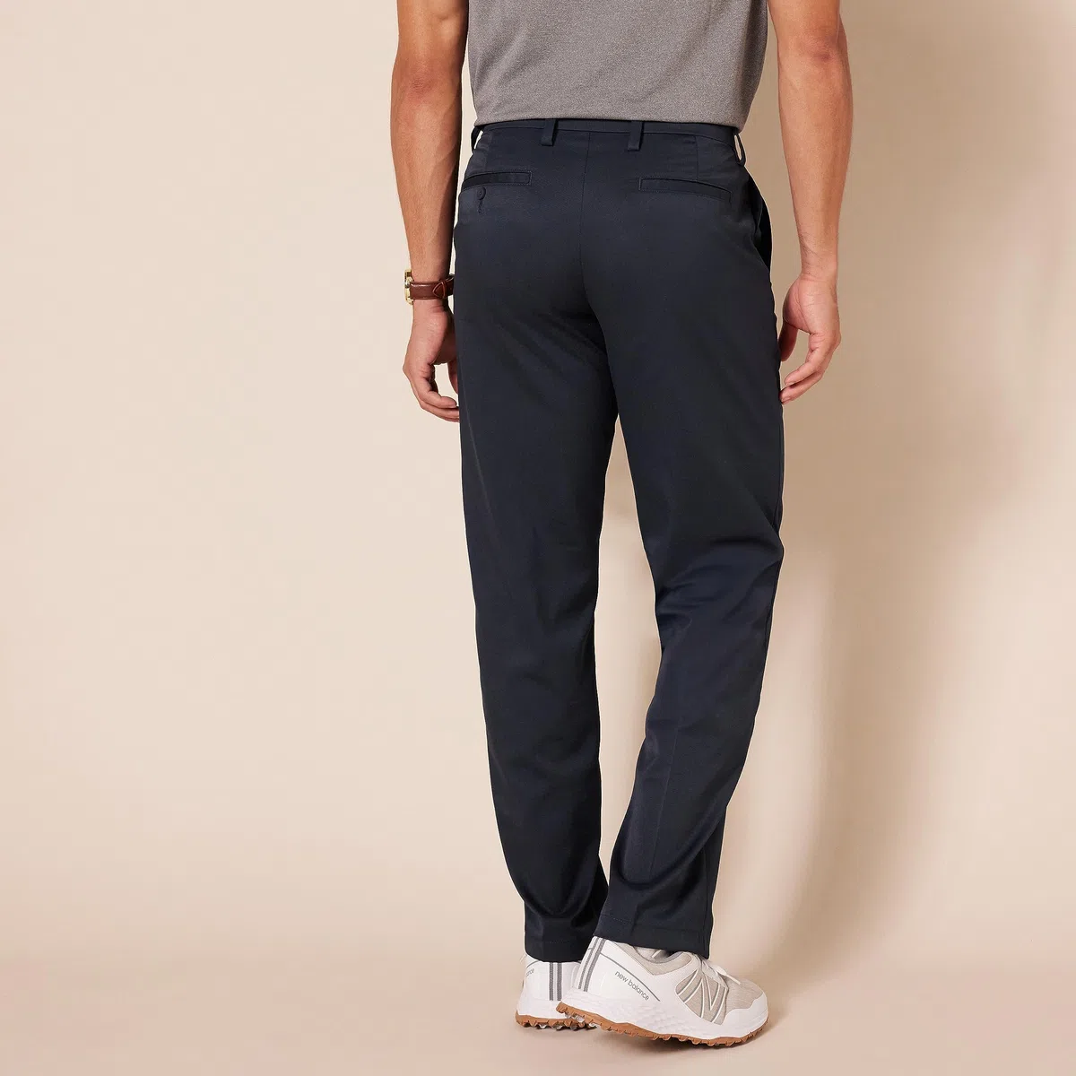 Amazon Essentials Hombre Pantalón de Golf Elástico de Ajuste Clásico