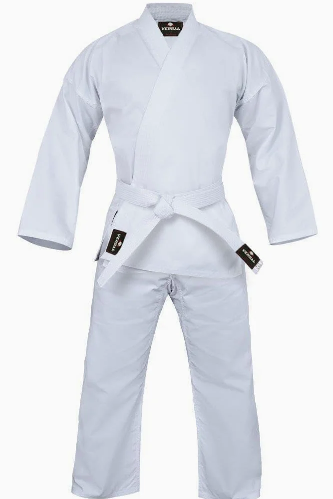 VERSAL Karate Gi - Uniforme de karate para niños y adultos, traje de karate blanco para estudiantes, 8 onzas, ligero, polialgodón, artes marciales, entrenamiento, taekwondo, uniforme con cinturón