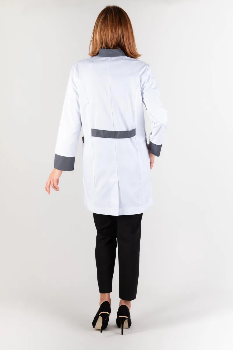 Bata de Laboratorio Mujer, Bata Cuello Mao Manga Larga, Ideal para Farmacia, Óptica, Herbolarios y Clínicas Sanitarias, Fabricado en España