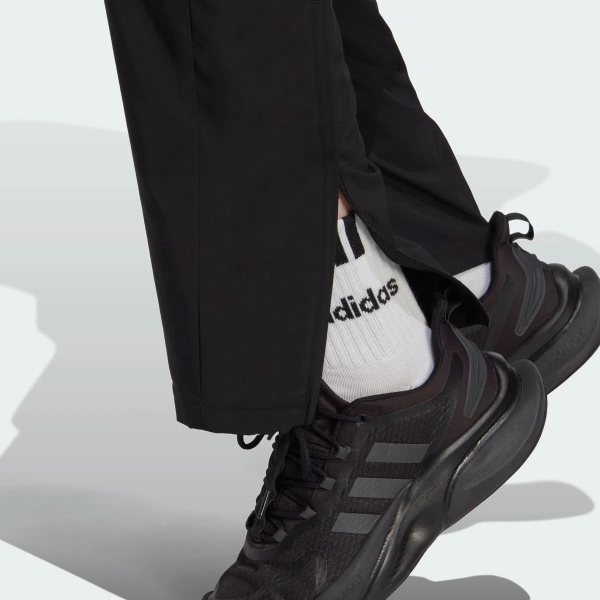 adidas Hombre AEROREADY Essentials Stanford Open Hem Embroidered Small Logo Pants, Black, M