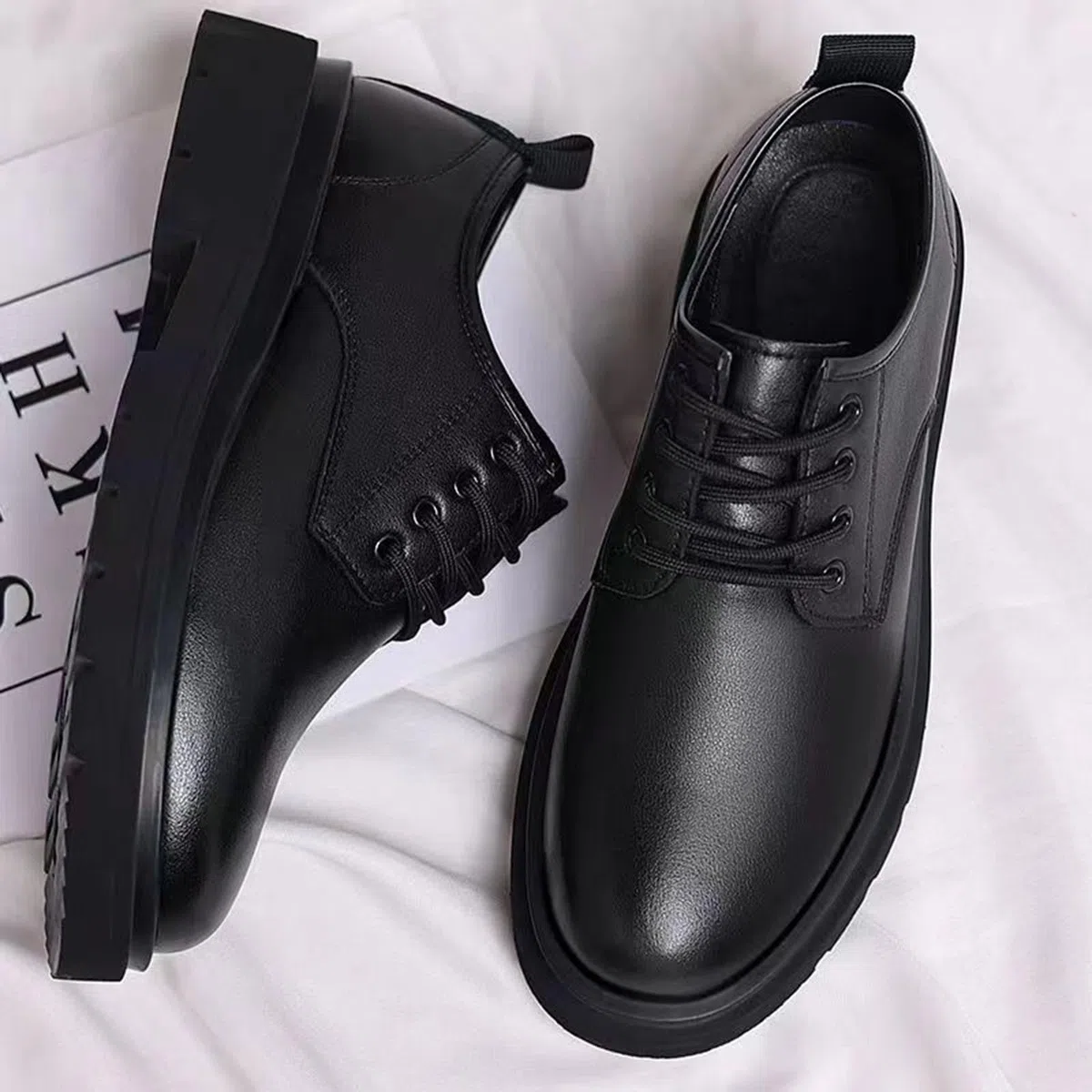 Zapatos de cordones de primavera y cabeza grande para hombre, suela suave, versátil, formal negro, antideslizante, zapatos casuales de cuero de negocios, zapatos altos blancos para hombre
