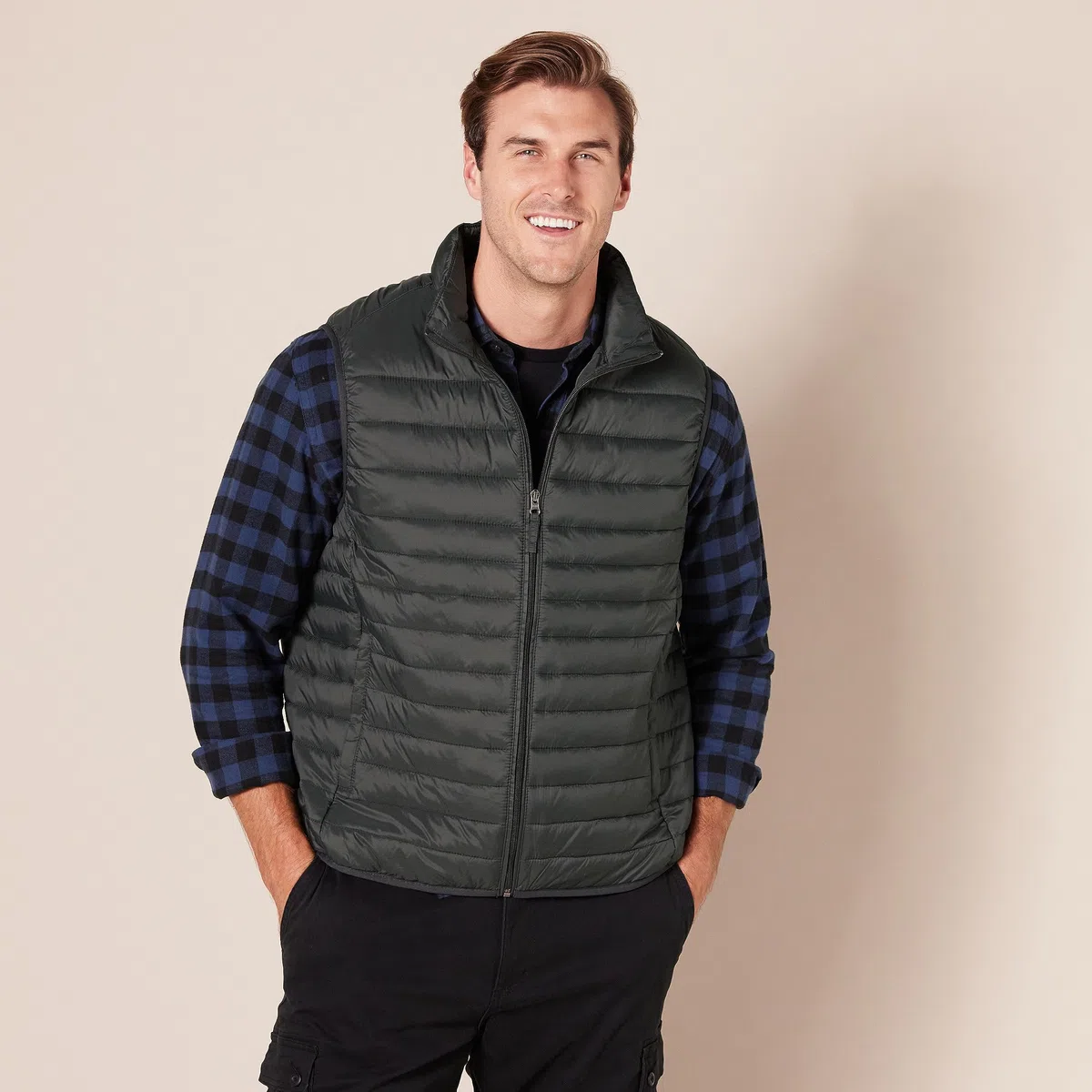 Amazon Essentials Hombre Chaleco Plumífero Plegable y Ligero, Resistente a la Lluvia