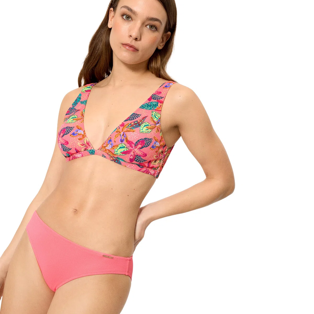 YSABEL MORA. Conjunto de Bikini Top Triángulo Piqué Estampado Tropical Copa B. Sin Aro con Relleno Extraíble para Comodidad y Forma Natural.Colección Lavender.