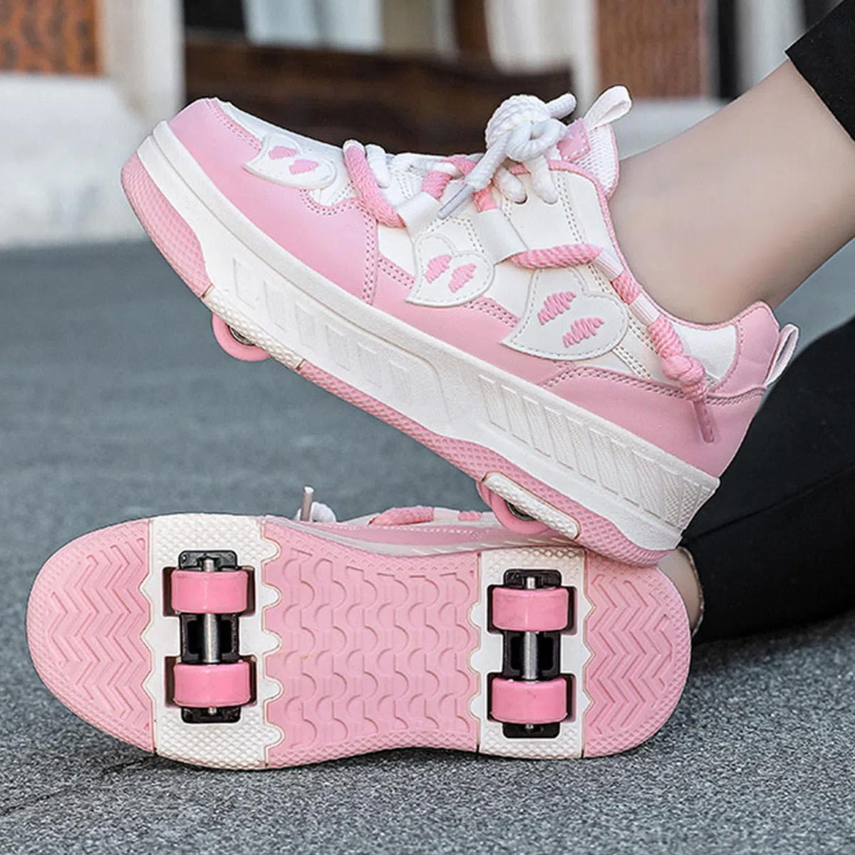 Surwin Zapatillas con Ruedas Niña, Estilo Amor Corazón Zapatos de Niños con Ruedas 2 en 1 Zapatillas de Skateboard Diseño Cordones Zapatos de Skate Roller Skate Shoes Sneakers Moda