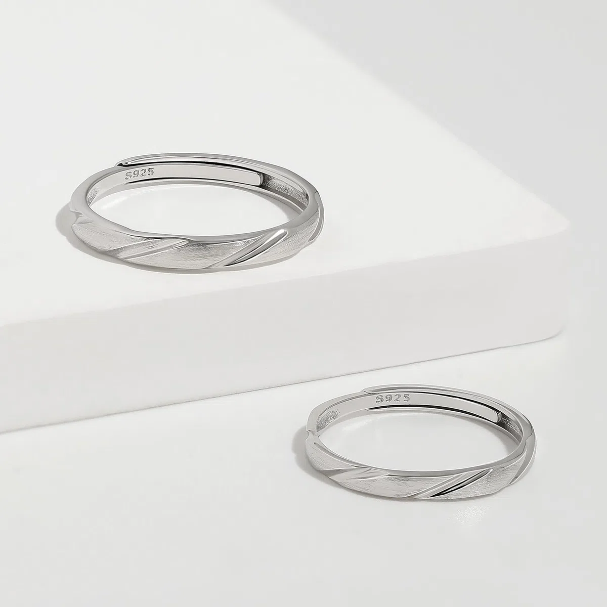 Meissa Alianzas de Plata Pareja Anillo de Compromiso y Boda Plata de ley 925 para Novios Hombres y Mujeres Adjustable Joyería Aniversario el Día de San Valentín (Juego de dos anillos)