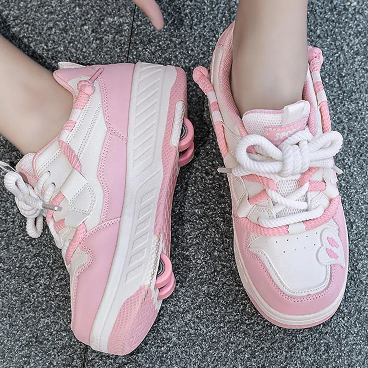 Surwin Zapatillas con Ruedas Niña, Estilo Amor Corazón Zapatos de Niños con Ruedas 2 en 1 Zapatillas de Skateboard Diseño Cordones Zapatos de Skate Roller Skate Shoes Sneakers Moda